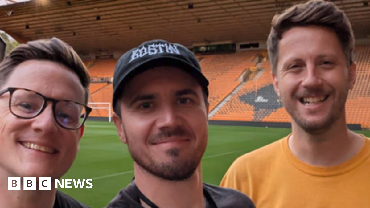 bbc.co.uk - Caroline Gall - Wolves fans design 150th anniversary shirt