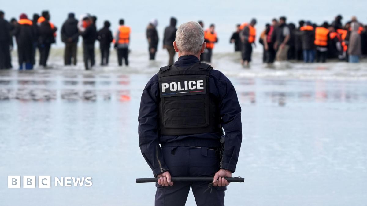 
                            UK has removed 281 migrants under France deal, minister says