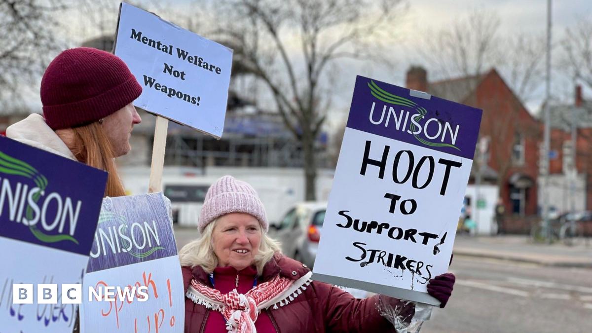 Mental health patients 'abandoned' on waiting lists