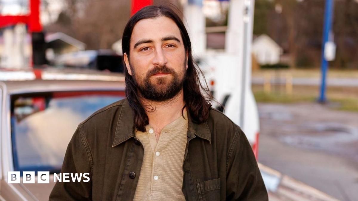 노아 칸의 급격한 인기 상승과 심리적 갈등 관련 이미지