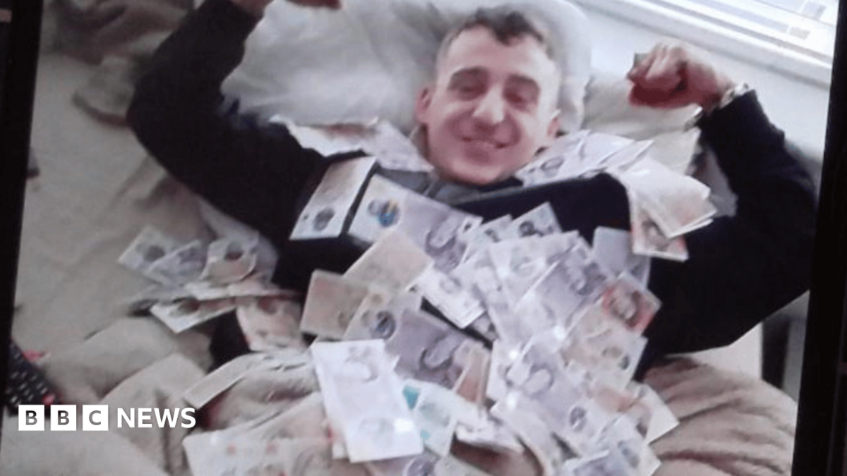 bbc.co.uk - Holly Phillips - Hull dealer who posed with his drugs cash is jailed