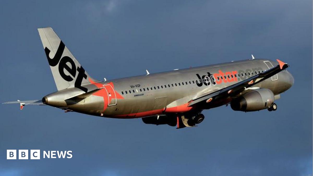 Jetstar: Mixed reactions in Australia as airline introduces fees for overhead carry-on luggage