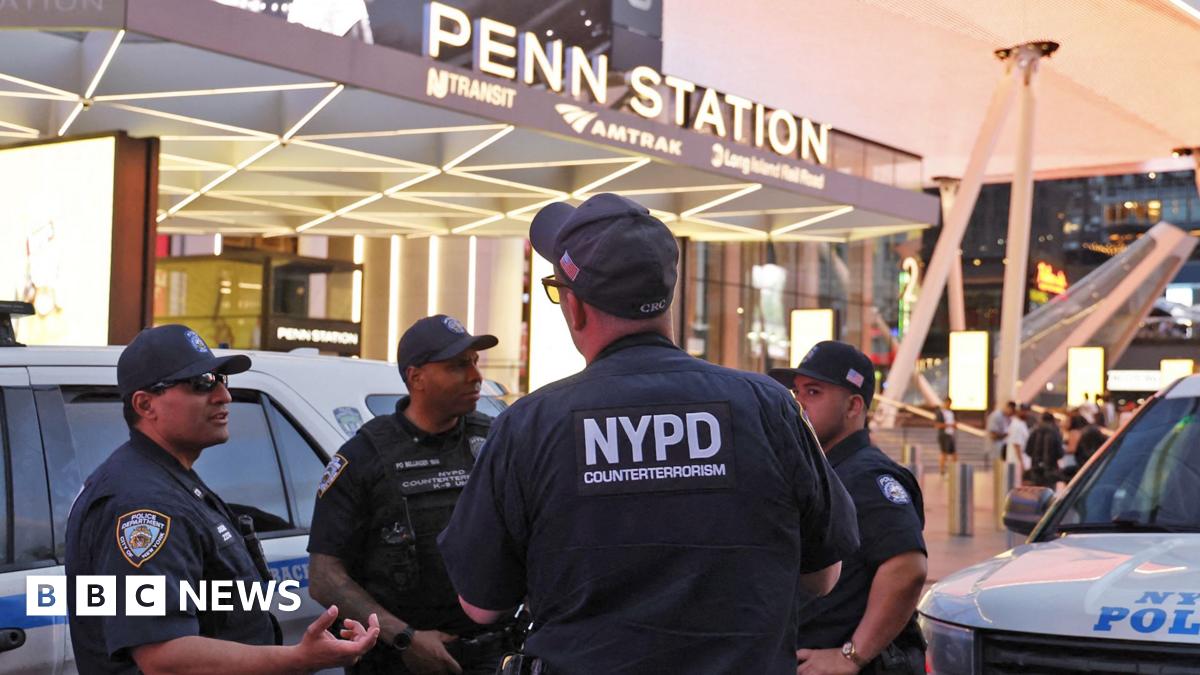 Five people injured in stabbing at New York City’s Penn Station  www.bbc.co.uk