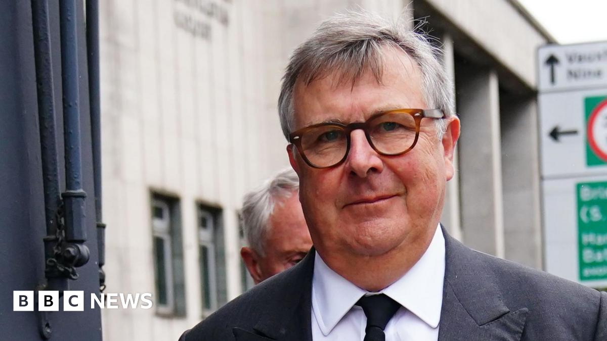 Two hereditary peers allowed to keep ceremonial roles