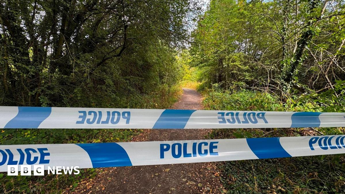 Murder inquiry after man bitten by dog dies