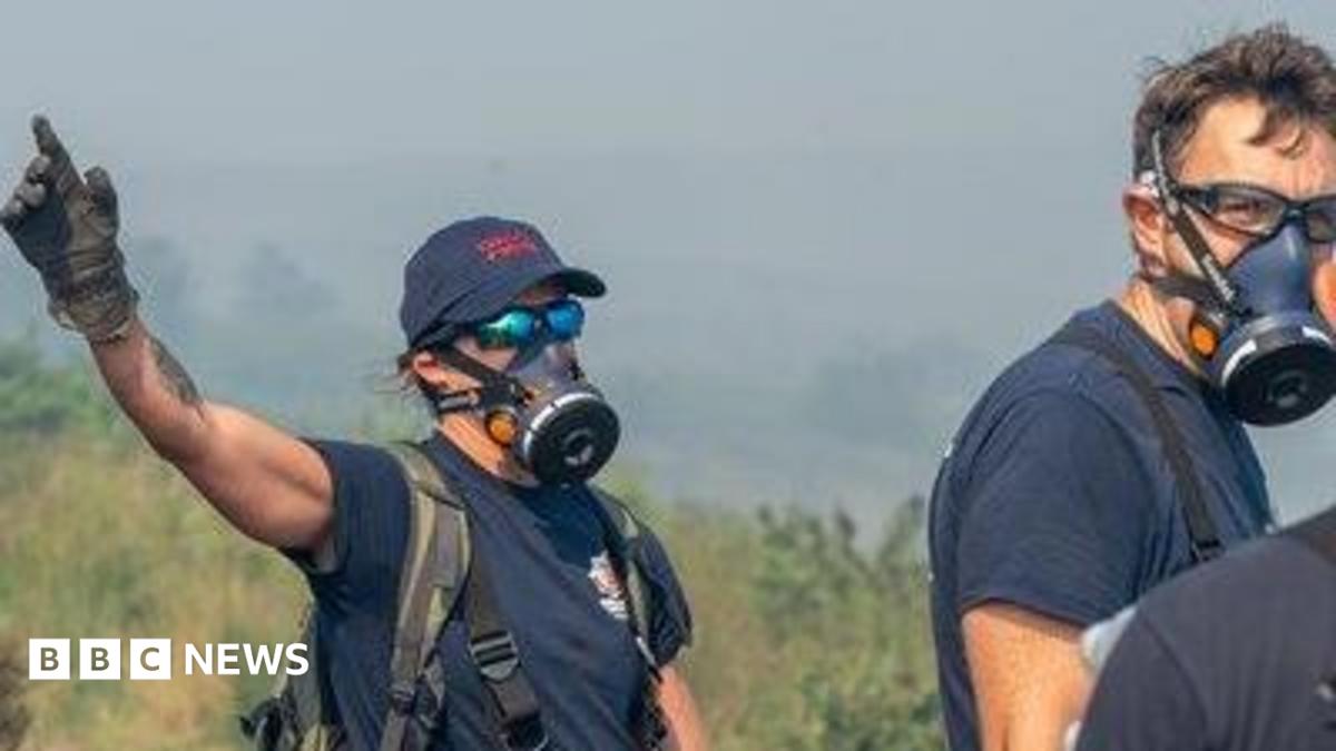 Greater Manchester fire chiefs admit ‘vast’ wildfire keeps going | Manchester News Greater Manchester fire chiefs admit ‘vast’ wildfire keeps going | Manchester News