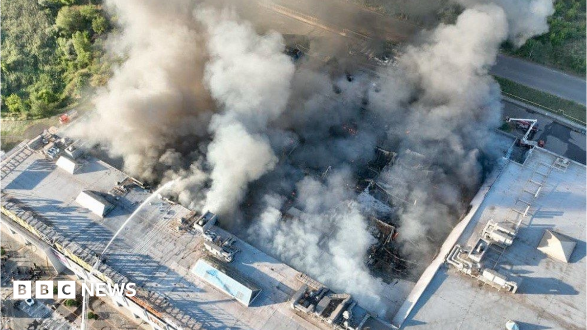 Russian double-tap drone strikes kill 14 in Ukrainian mall, officials say