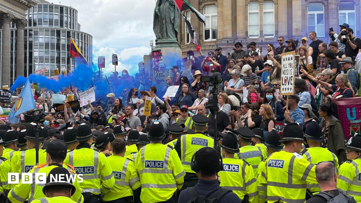 Hundreds turn out to counter Birmingham Britain First demo