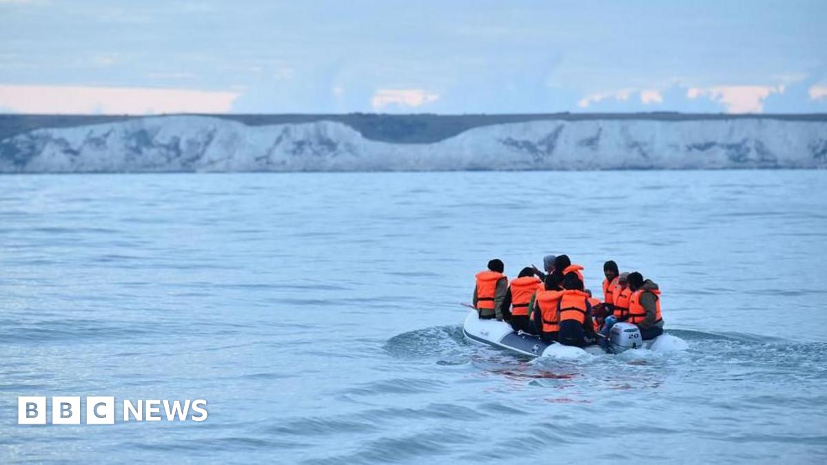 Channel Migrants: More Than 450 People Make Christmas Day Crossing ...