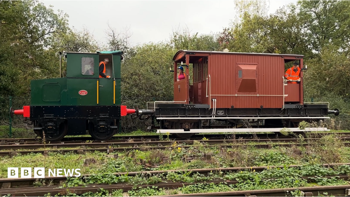 Regular passenger trains run to Sharpness for first time since 1964