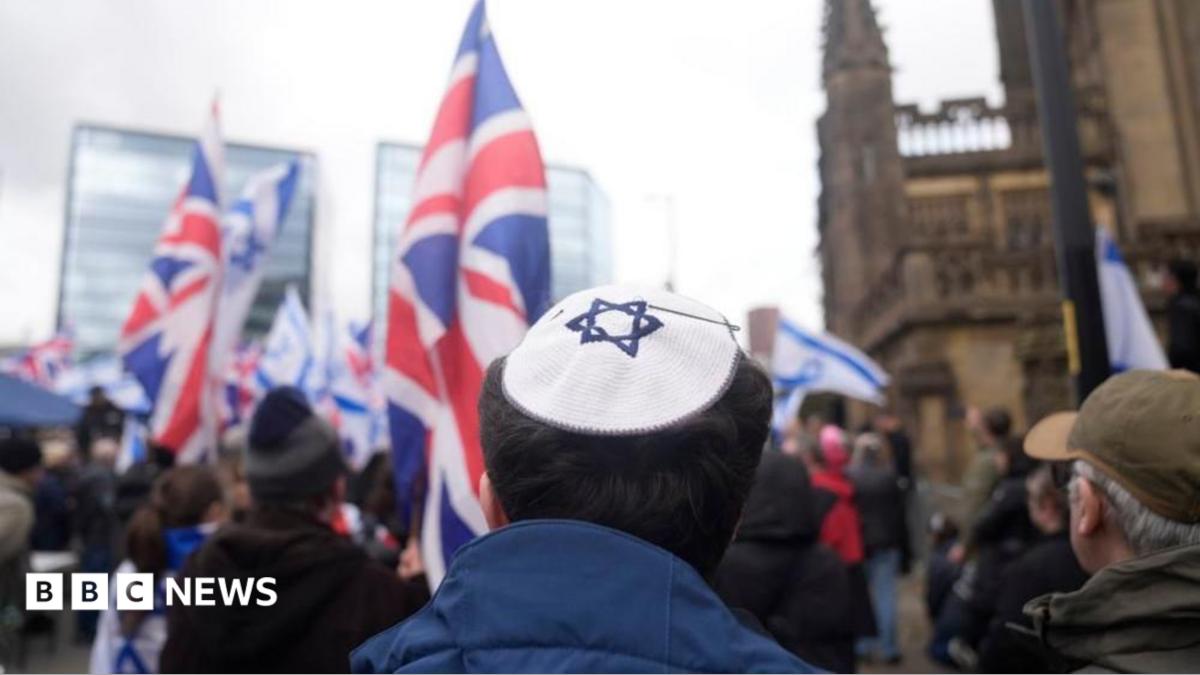 Antisemitic incident reports rise by a fifth in first half of 2026