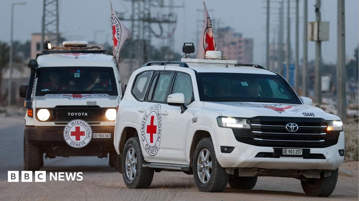 イスラエル、棺を受け取る ハマス、ガザの人質２人の遺体が納められていると主張