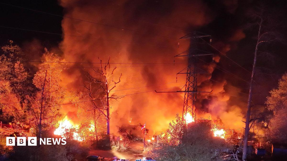 bbc.co.uk - Stuart Maisner - Large fire in Rowfant leads to power outage affecting 2,000 homes