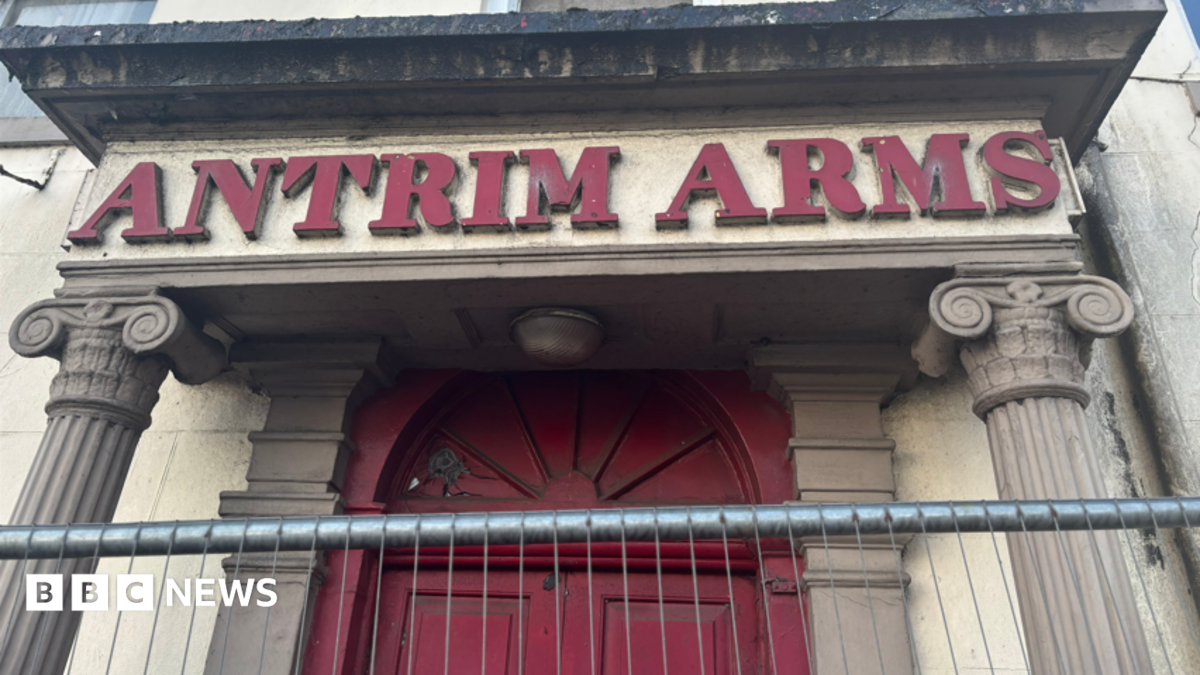 bbc.co.uk - Mike McBride  - Antrim Arms Hotel: Demolition of dangerous building takes place