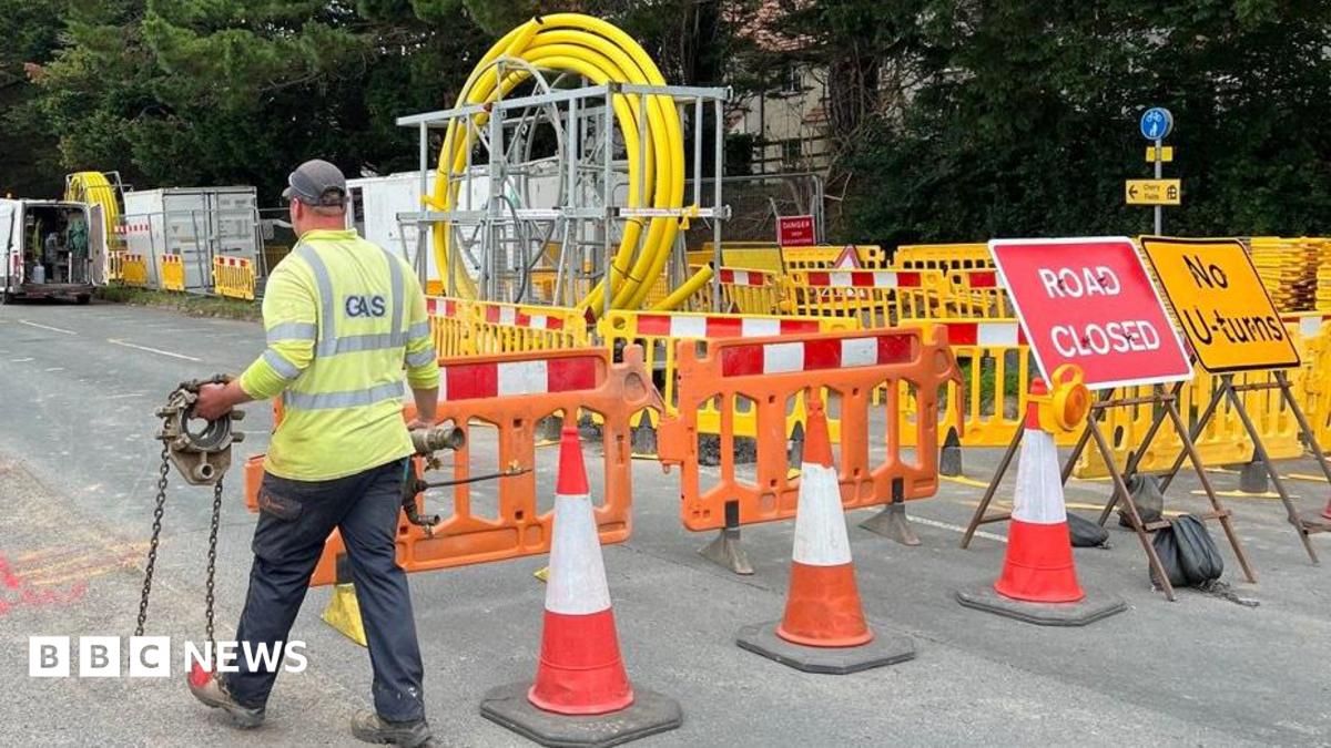 bbc.co.uk - Miles Davis - Mixed feelings over 10-week gas work road closure near Barnstaple