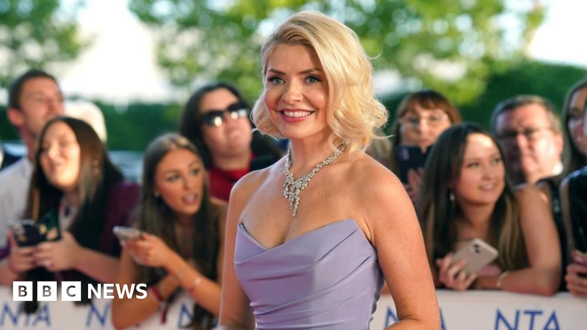 
                            Holly Willoughby fined £1,600 for careless driving