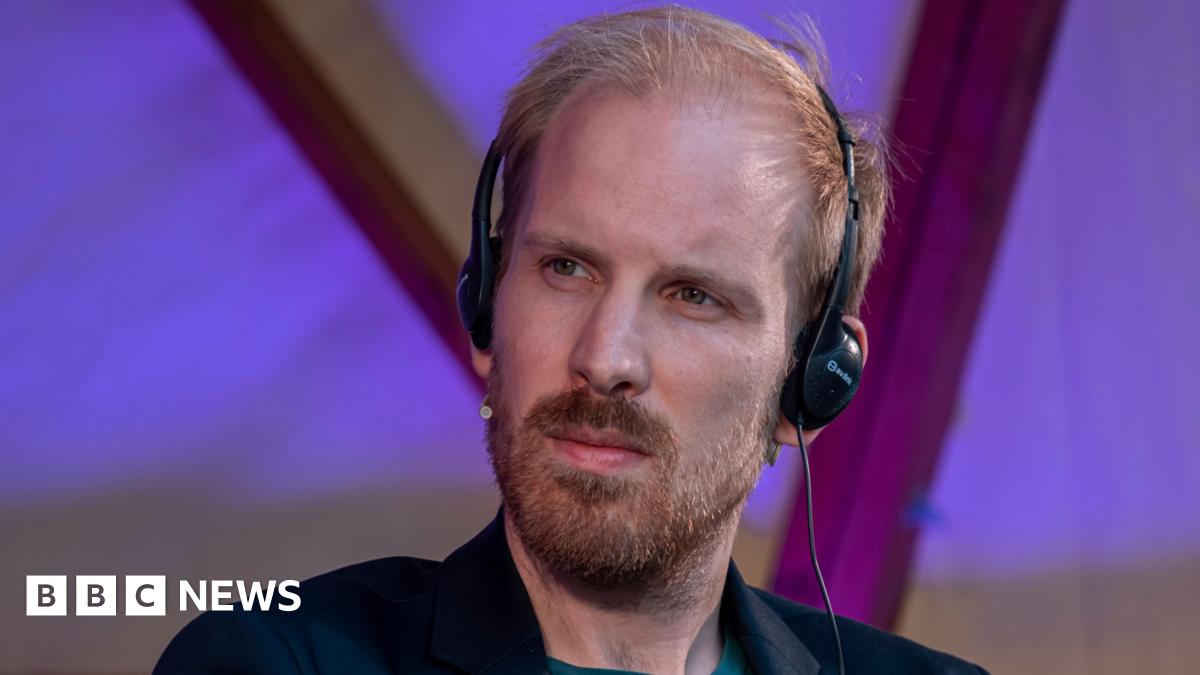 bbc.co.uk - Lauren Turner - Historian Rutger Bregman criticises BBC for removing Donald Trump line from Radio 4's Reith Lecture