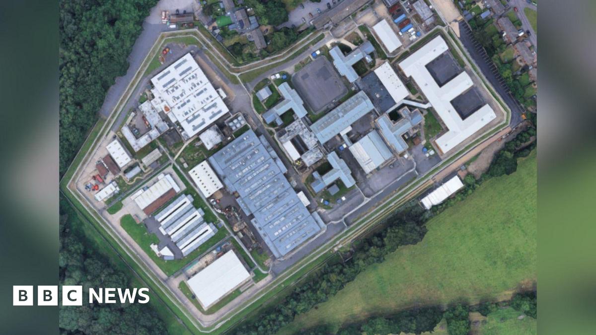 
                            Prison officer jailed after having sex with inmate in 'chapel area'