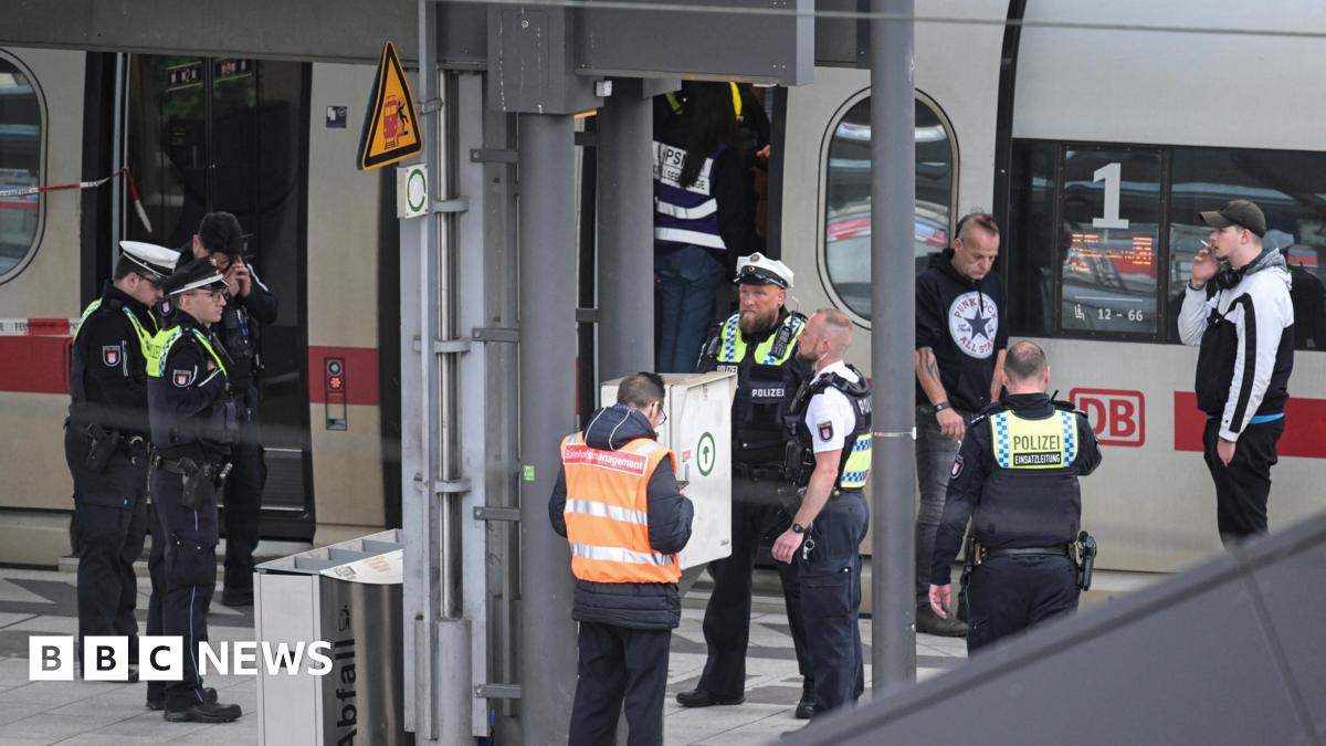Hamburg stabbing: Seventeen injured in knife attack as woman arrested