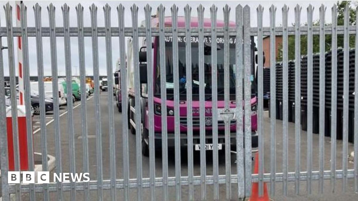 Birmingham bin strikes lorry blocking sends council back to court