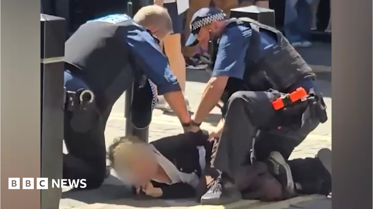 Woman arrested after four men stabbed in London's Covent Garden