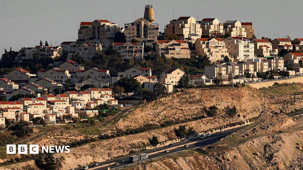 Israel opens up tenders for controversial West Bank settlement project