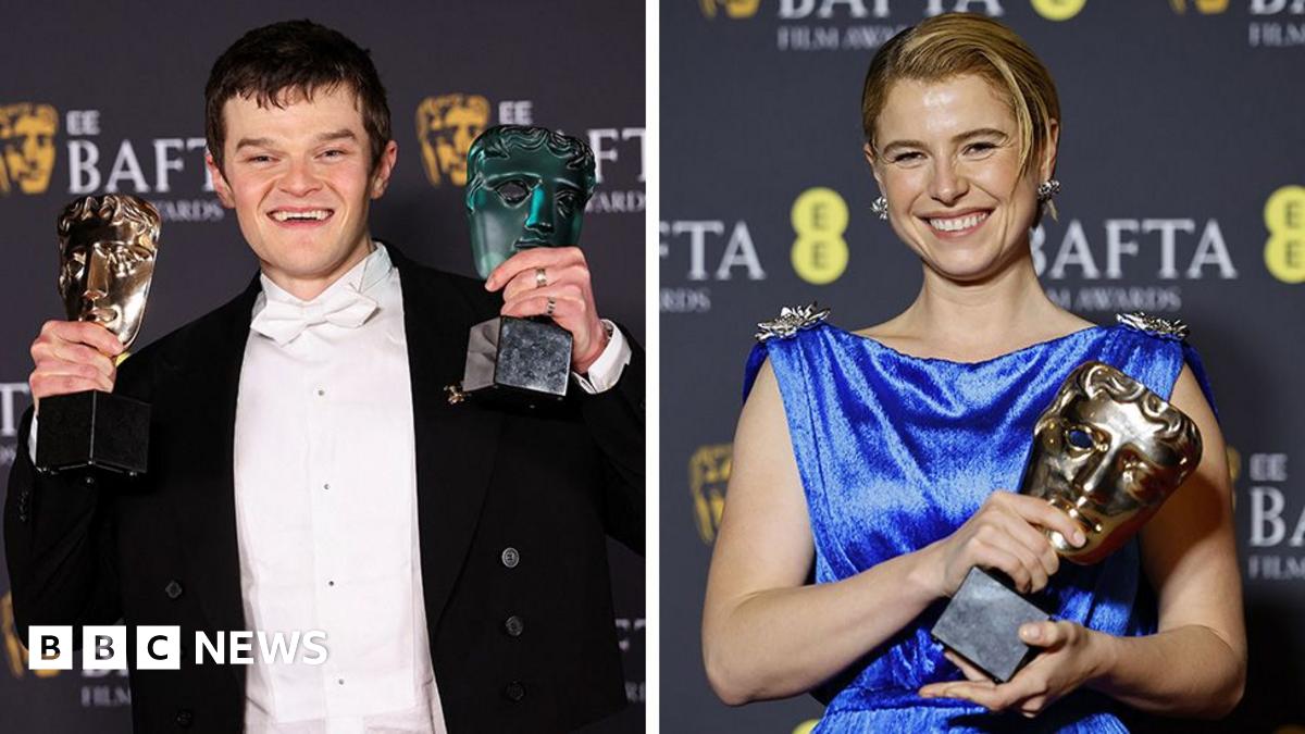
                            Baftas 2026: Hamnet's Jessie Buckley and I Swear's Robert Aramayo win big