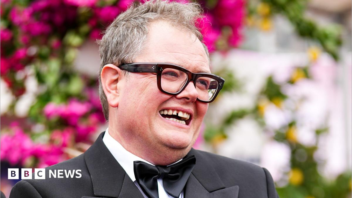 Unwanted items from Alan Carr's castle head to auction