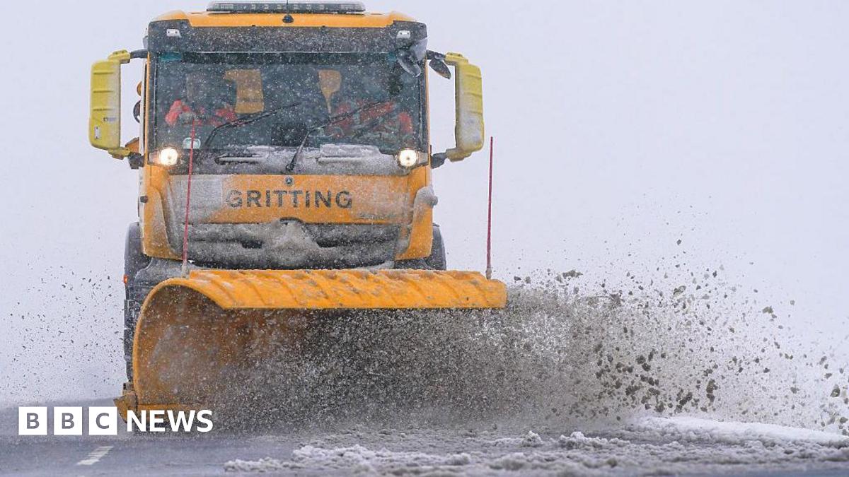 
                            Ice and snow warnings as another blast of Arctic air sweeps across the UK