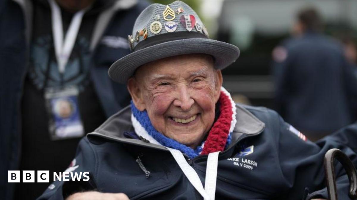 WW2 veteran and TikTok star 'Papa' Jake Larson dies aged 102