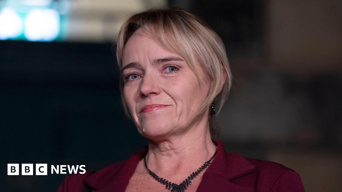 
                            Partial victory for nurse in NHS trans changing room row