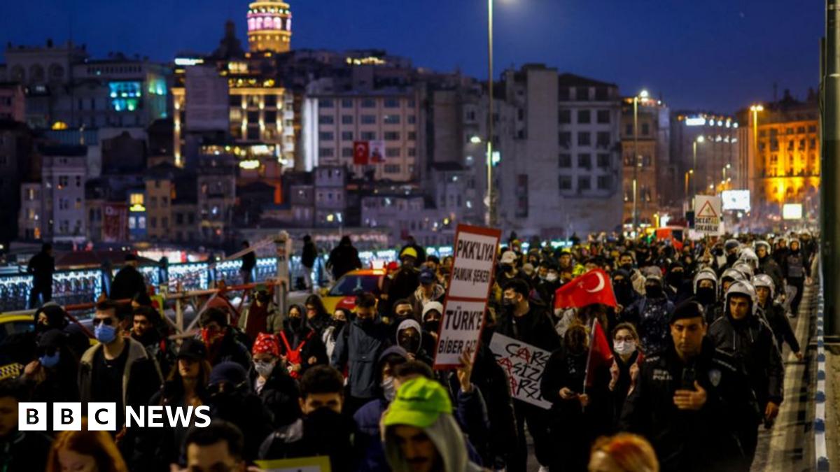 Turkey's Erdogan blames opposition for 'provoking' protests as crowds gather for sixth day - live updates thumbnail