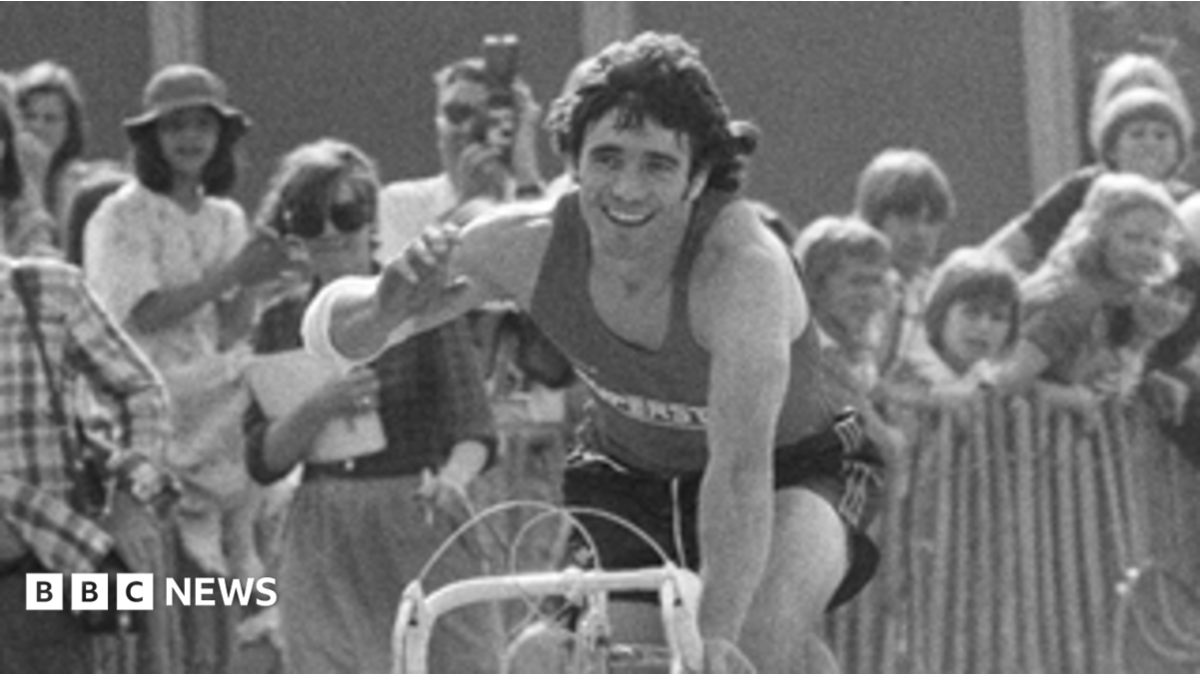 Kevin Keegan's bloodstained vest given to museum