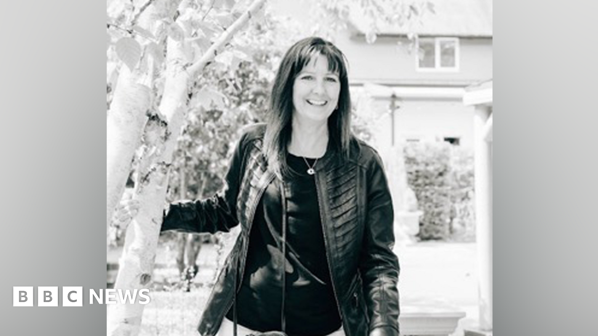 
                            Rogue roofer jailed for killing Suzanne Cherry in Staffordshire golf course crash