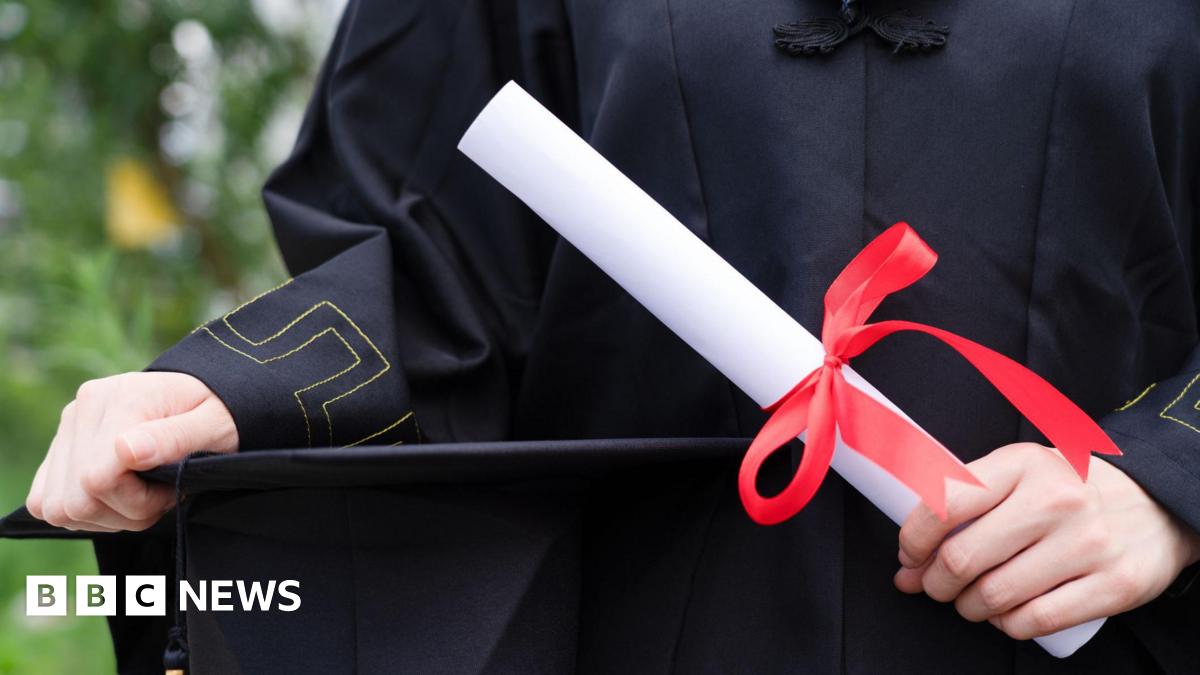 
                            Cheltenham teacher who lied about Cambridge degree banned