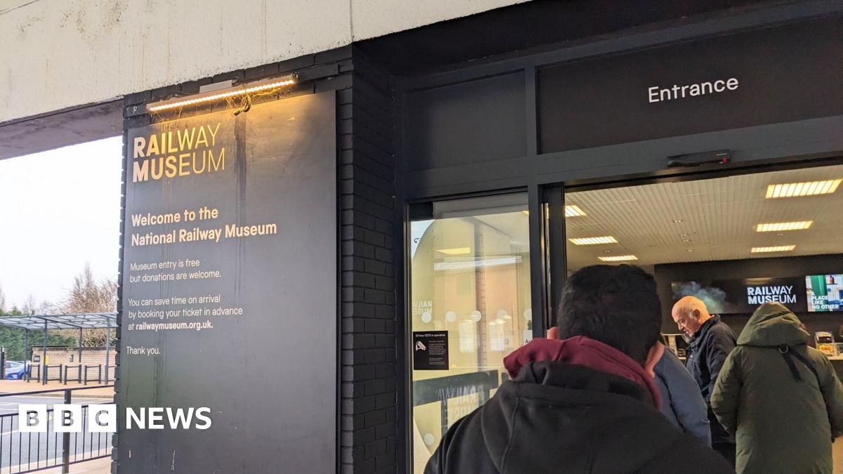 York's National Railway Museum plans signs to help lost visitors