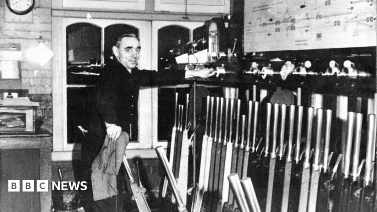 bbc.co.uk - Jacob Panons - Haslemere signal box reopens as working museum