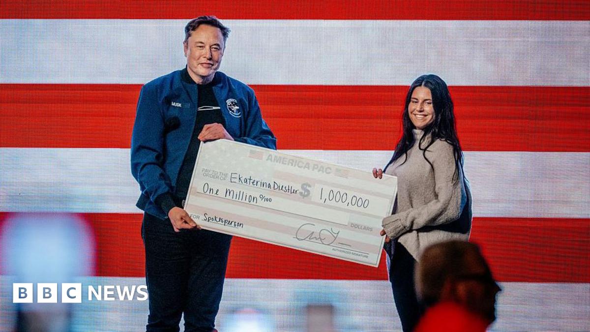 Elon Musk gives away $1m cheques ahead of Wisconsin Supreme Court election