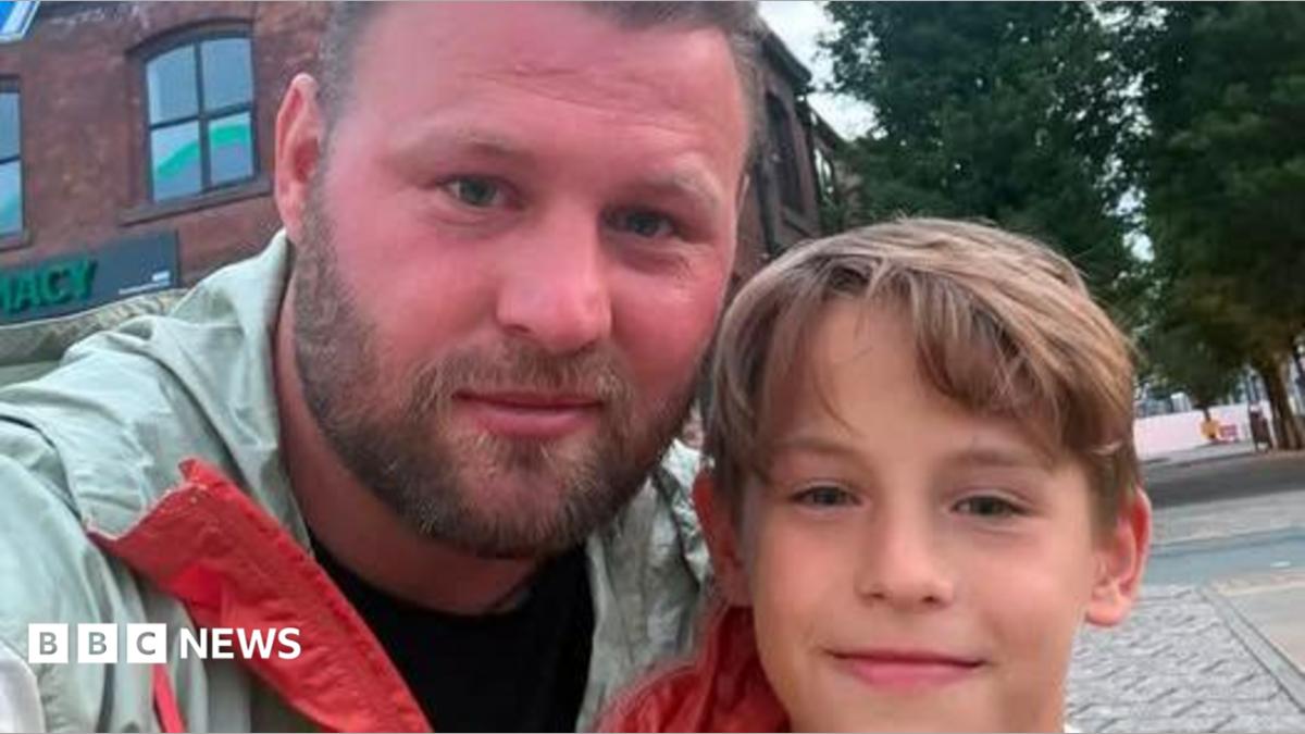 Dad’s search for ‘hero’ who helped son on train to Wigan | Manchester News Dad’s search for ‘hero’ who helped son on train to Wigan | Manchester News
