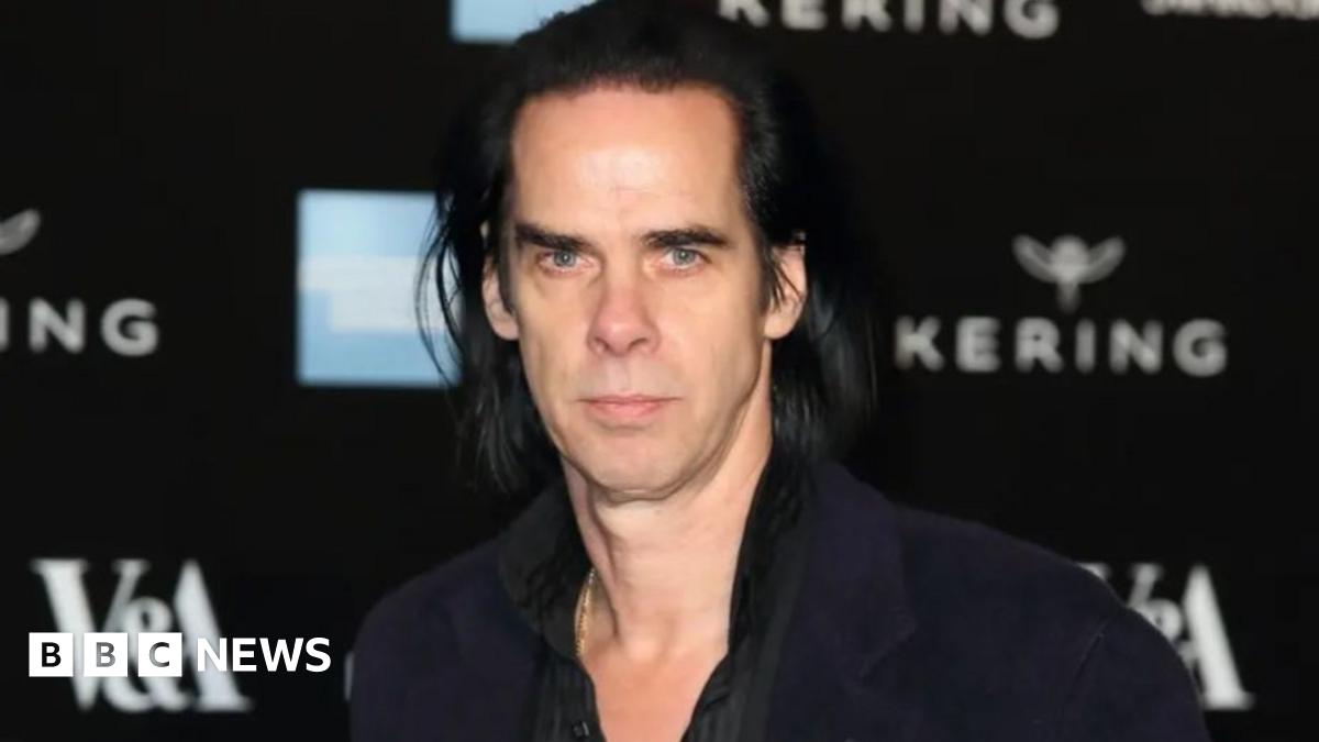 Nick Cave donates 2,000 books to Oxfam charity shop in Brighton