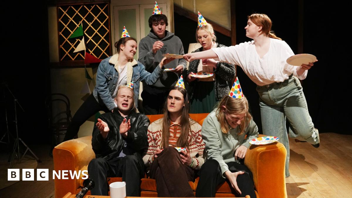Ipswich Tudor almshouse inspires new Red Rose Chain youth play