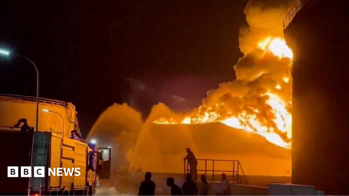 Libyan authorities battle big blaze at major oil refinery