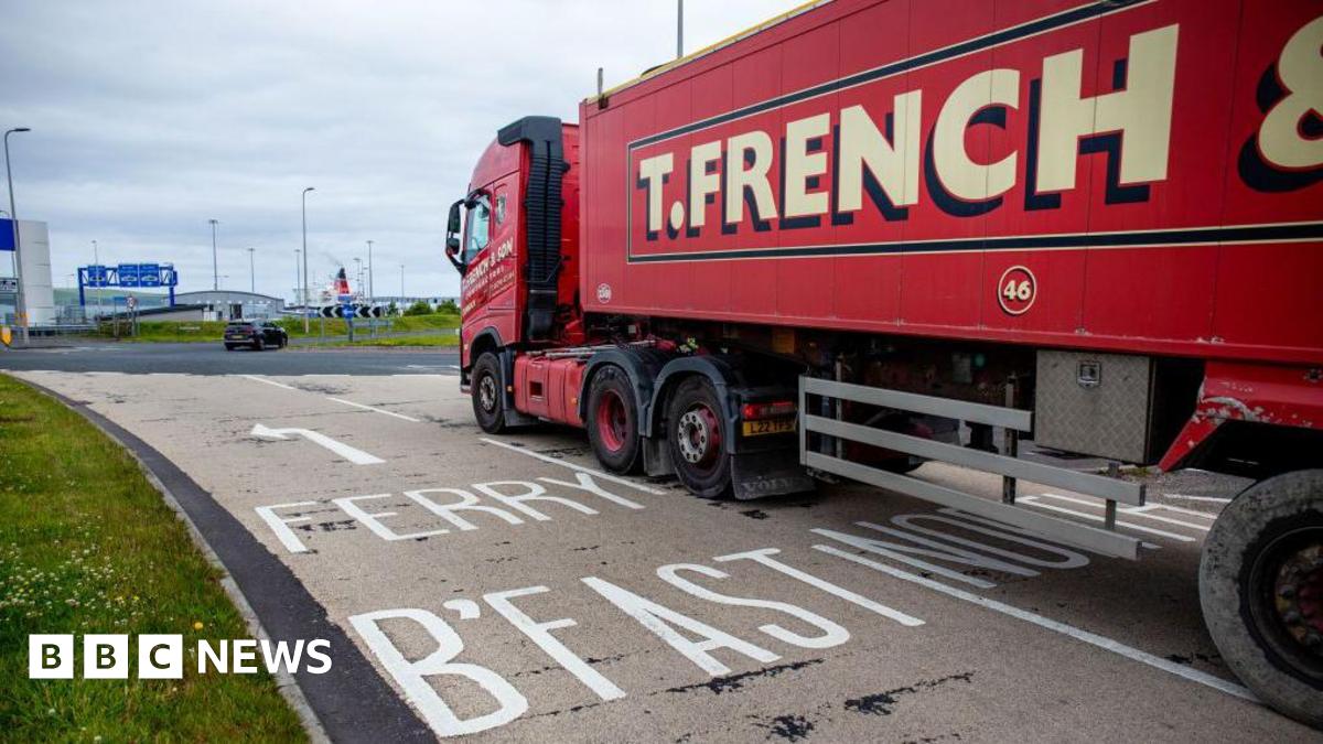 Wales port closure leads to surge in Cairnryan lorry traffic