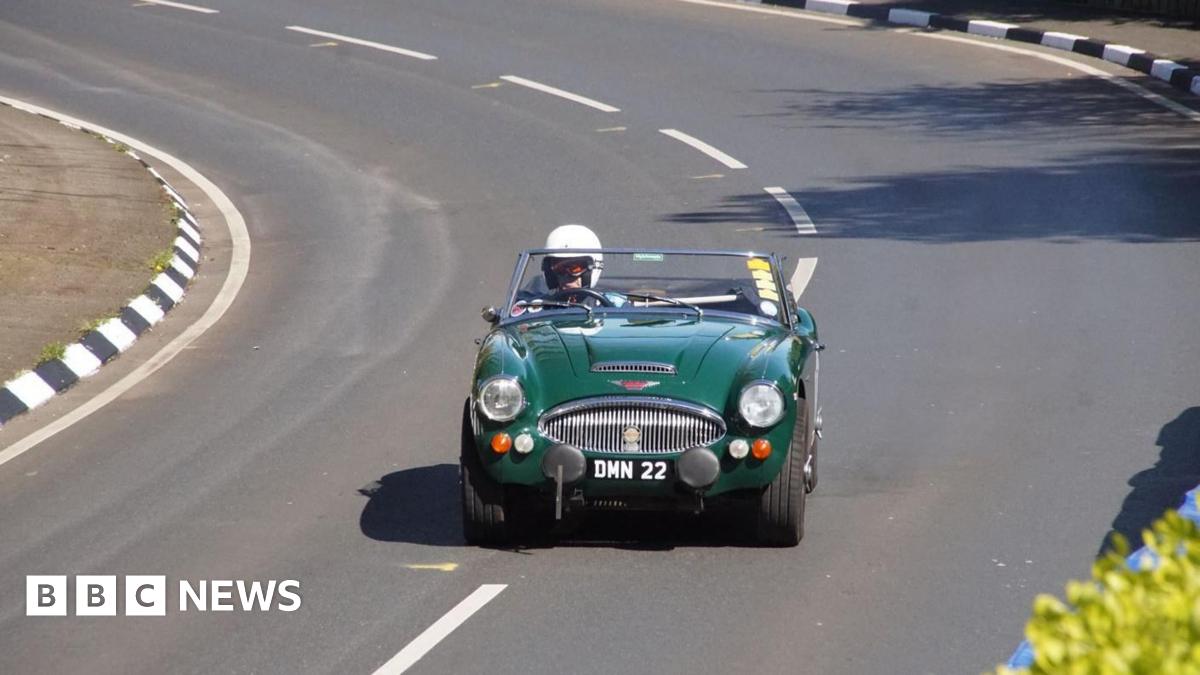 Three-day hill climb classic car event starts