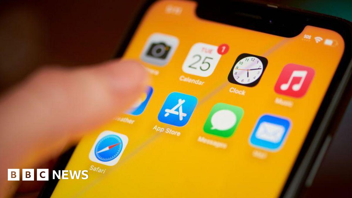 Apple and Google have 'effective duopoly' in UK says regulator