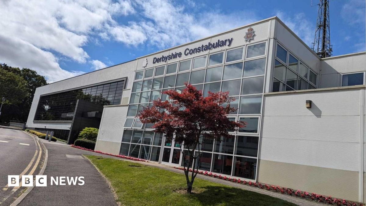 Senior detective under investigation over use of AI