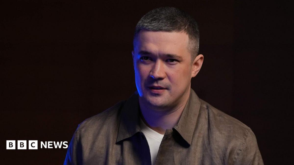 Zelensky has 'questions to answer' on corruption, Mykhailo Fedorov tells BBC