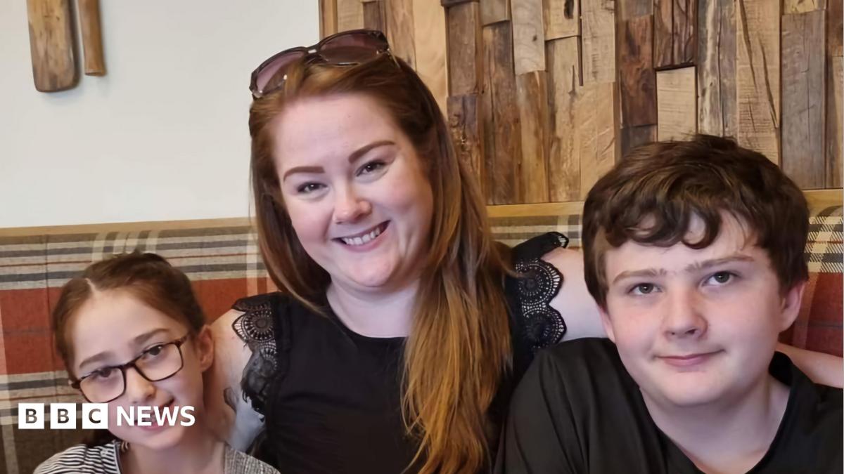 Barnsley mum diagnosed with cancer after smear test error