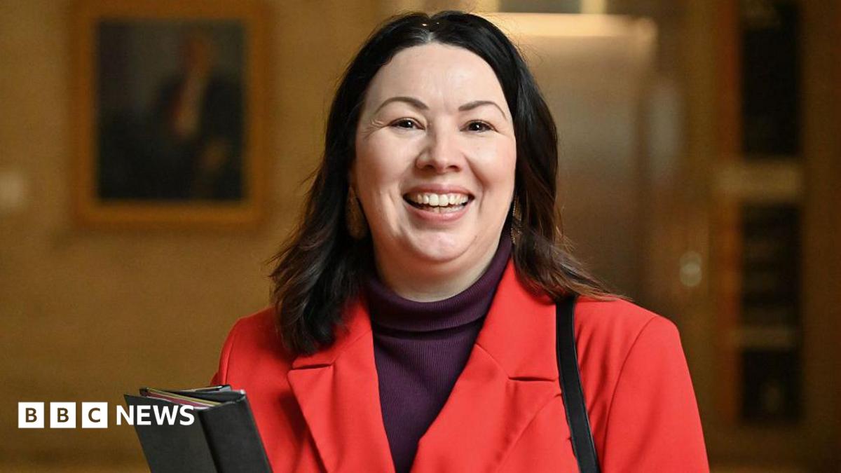 Monica Lennon launches Scottish Labour leadership bid