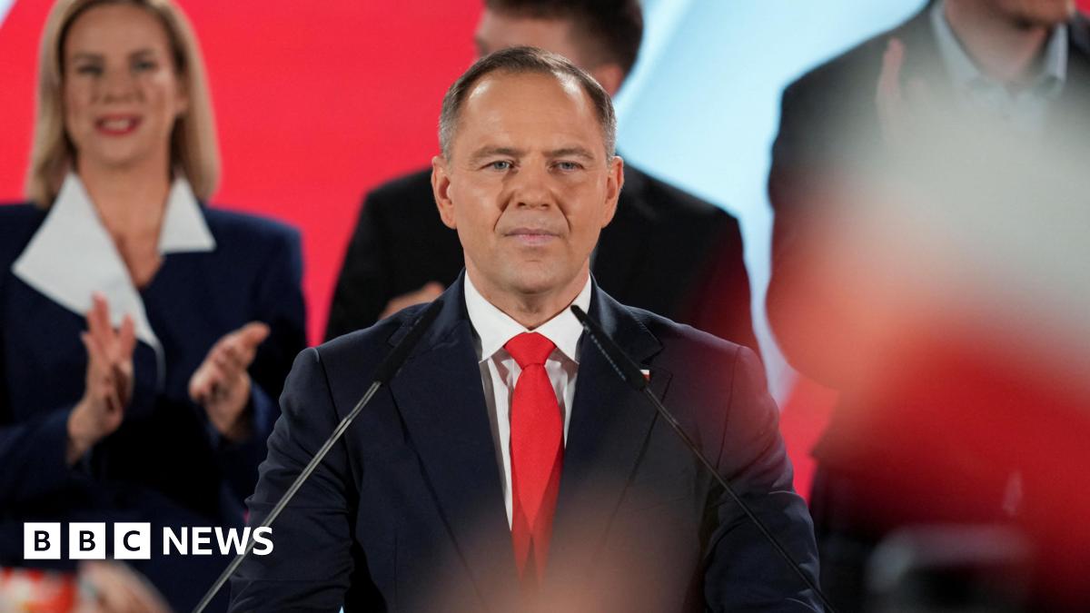 Poland election: Conservative historian Nawrocki wins presidential vote